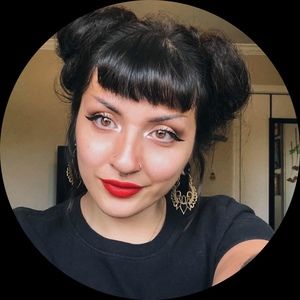 Meet your Posher, Leila